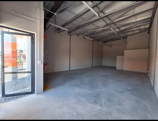 110M² WAREHOUSE TO LET IN MILNERTON CENTRAL